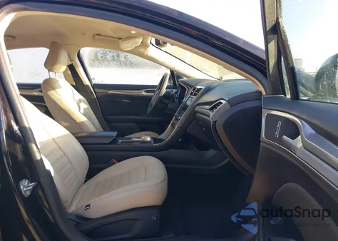 2020 Ford Fusion Hybrid Se z USA, uszkodzony, nr VIN 3FA6P0LU9LR226536